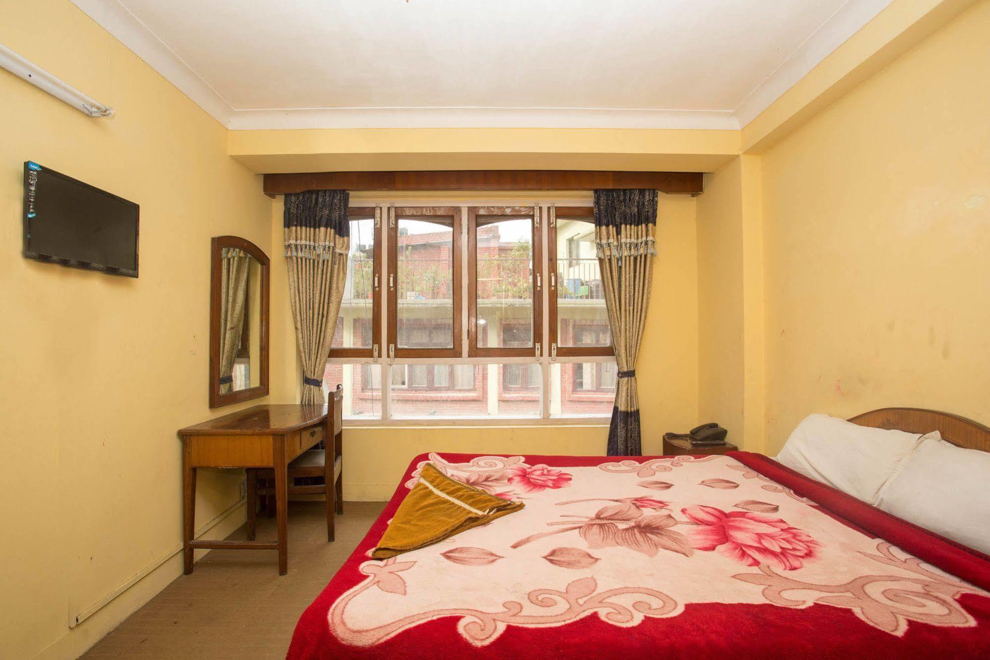 Hotel Red Panda Катманду Экстерьер фото