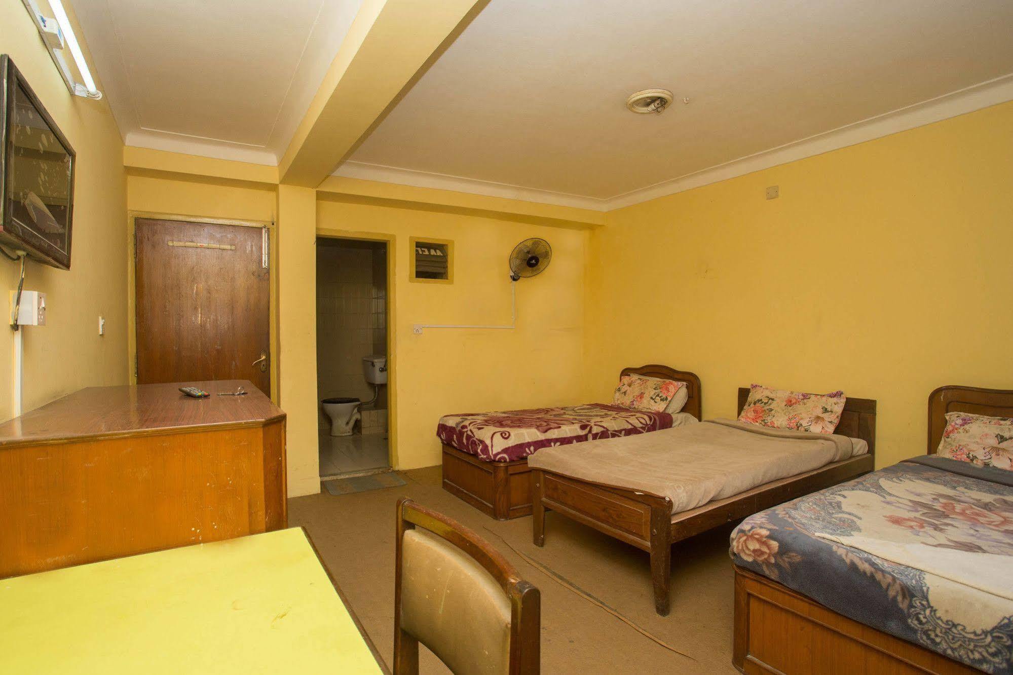 Hotel Red Panda Катманду Экстерьер фото