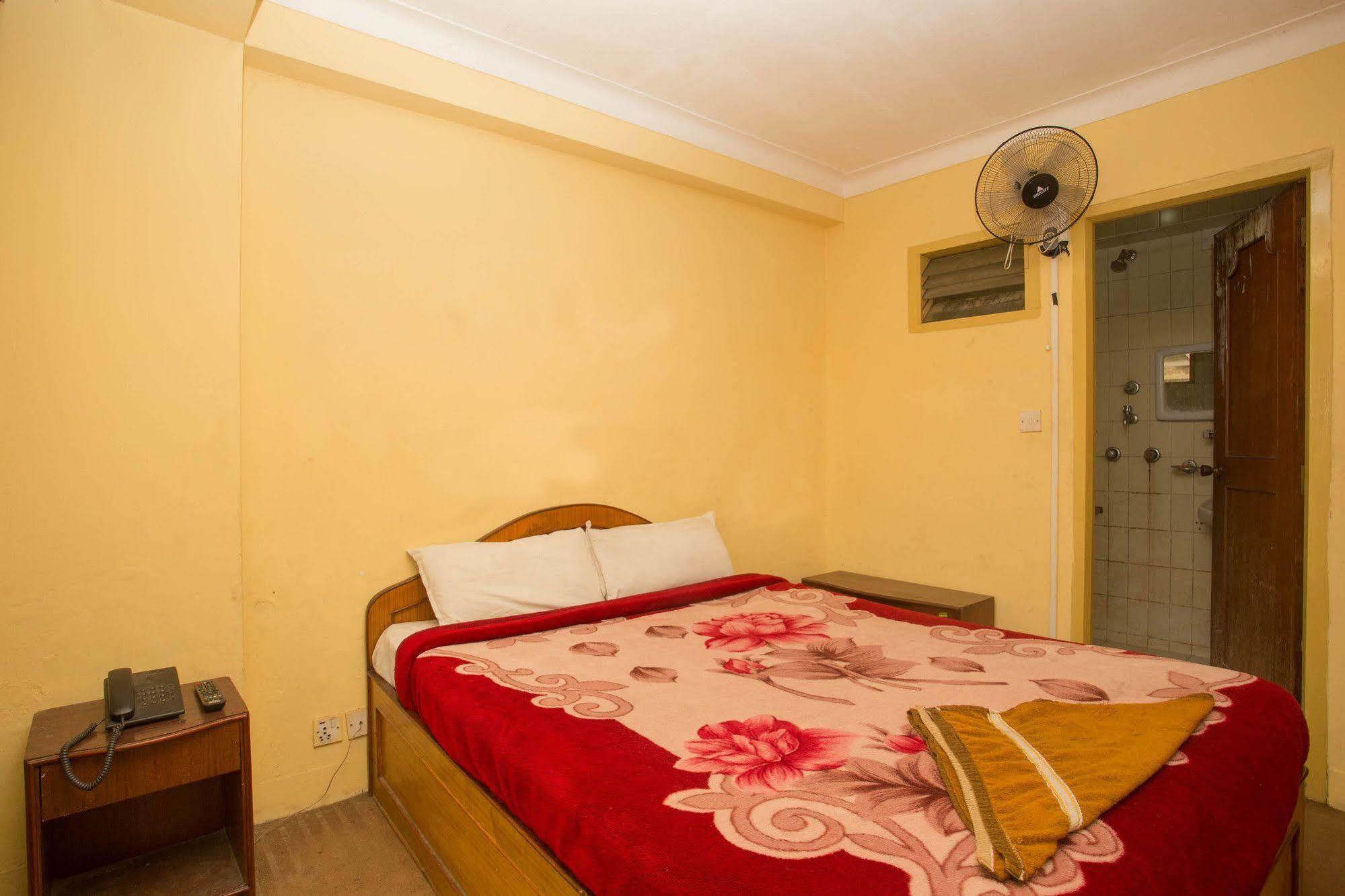 Hotel Red Panda Катманду Экстерьер фото