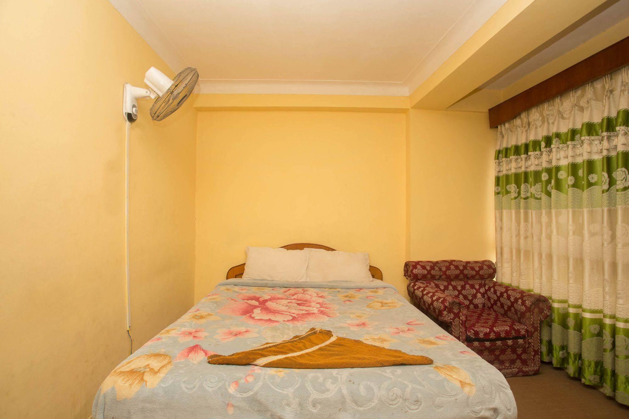Hotel Red Panda Катманду Экстерьер фото