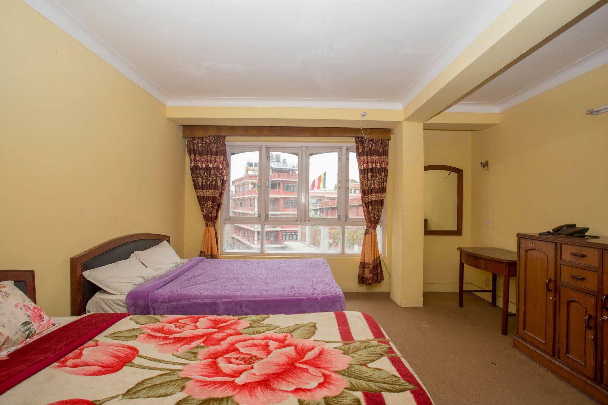 Hotel Red Panda Катманду Экстерьер фото