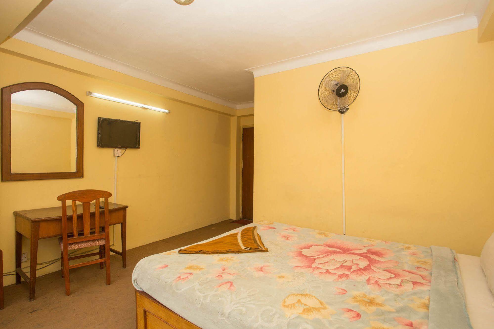 Hotel Red Panda Катманду Экстерьер фото