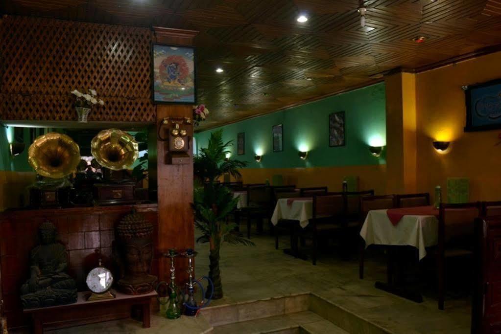 Hotel Red Panda Катманду Экстерьер фото