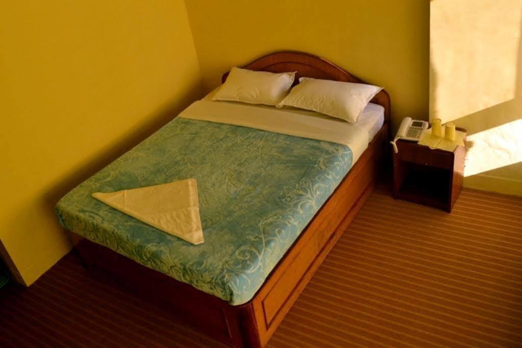 Hotel Red Panda Катманду Экстерьер фото